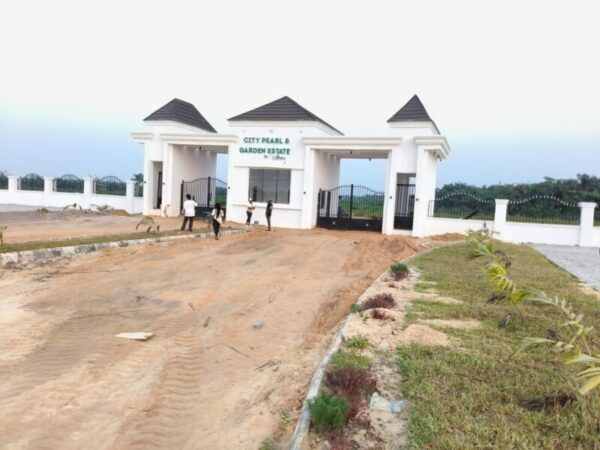 CITY PEARL & GARDEN ESTATE beside Alaro City and opposite the Lekki International Airport on the Lekki-Epe Expressway.   C of O (Starting price 25M) - Image 4